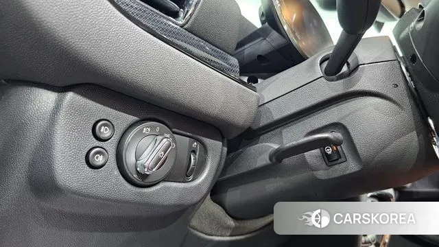 Mini Cooper Clubman 2023 Белый из Кореи, фото 6