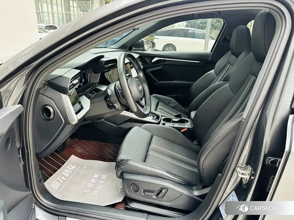 Audi A3 2023 Silver/gray из Китая, фото 6