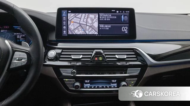 BMW 5 Series (G30) 2021 Белый из Кореи, фото 6