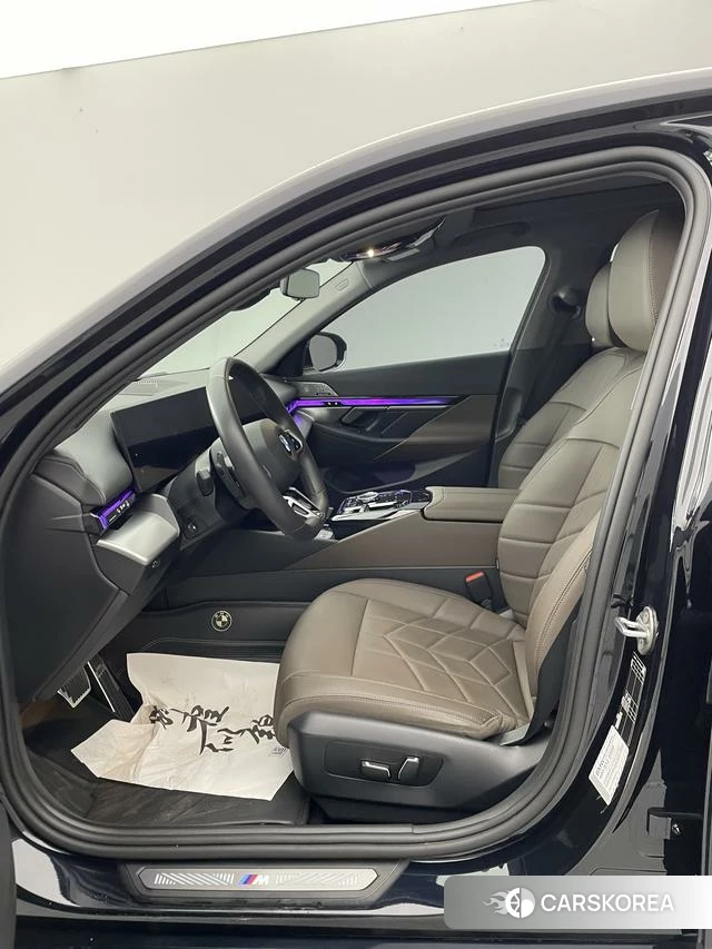 BMW 5 series 2024 Черный из Китая, фото 6