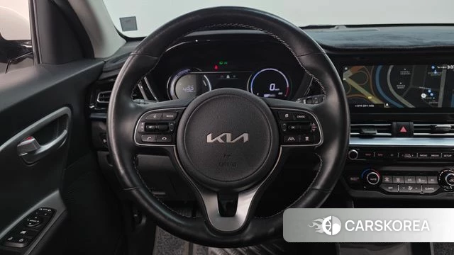 Kia Niro Plus 2023 Белый из Кореи, фото 6