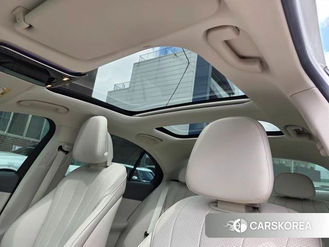 Mercedes-Benz E-Class W214 2024 Белый из Кореи, фото 6