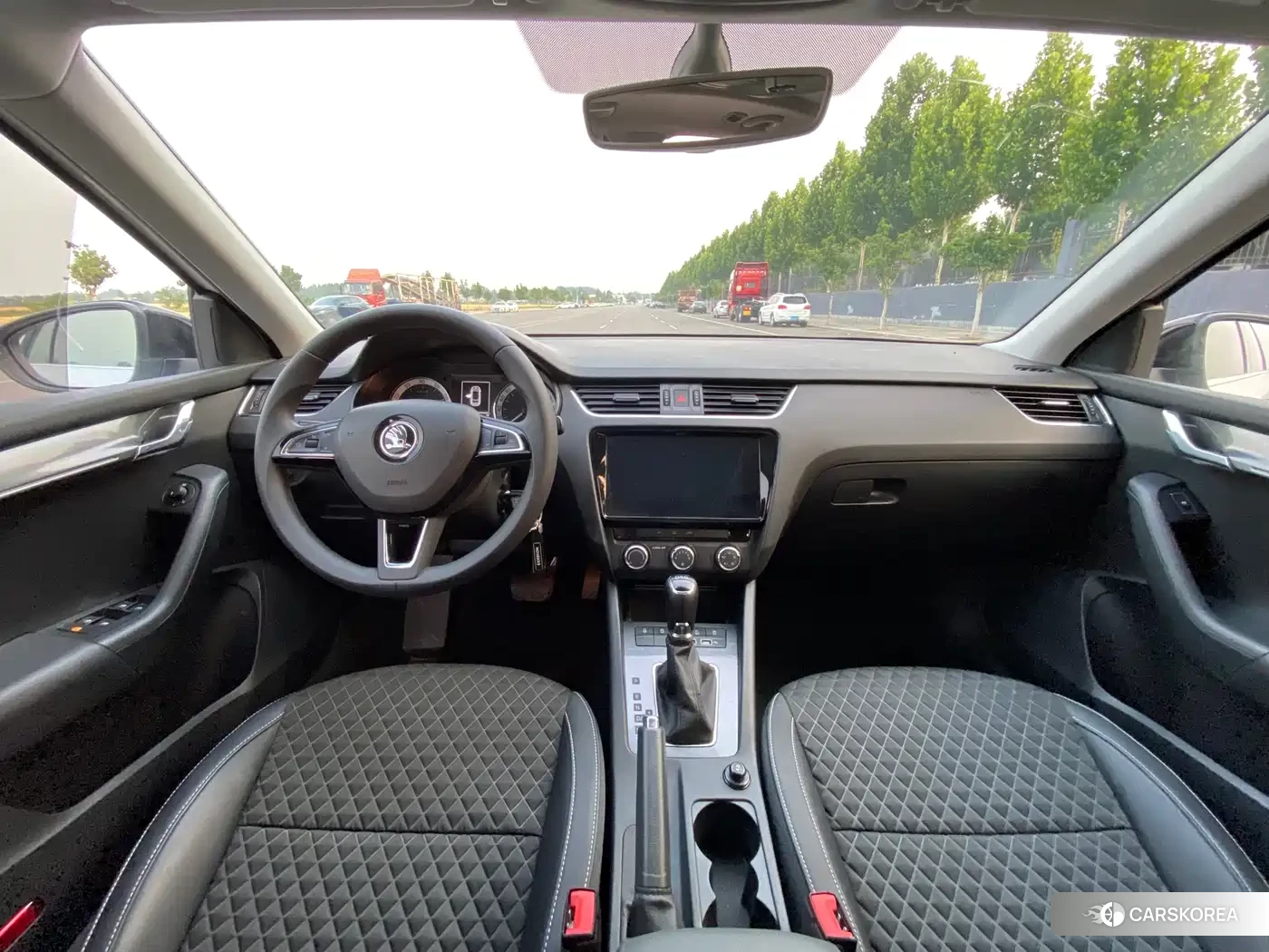Skoda Octavia 2020 Белый из Китая, фото 6