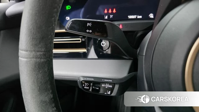 Porsche Taycan 2024 Цвет галактики из Кореи, фото 6
