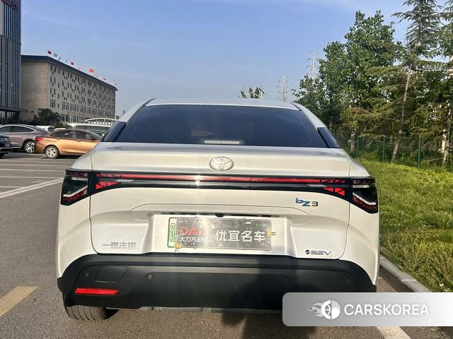 Toyota bZ3 2023 Белый из Китая, фото 6
