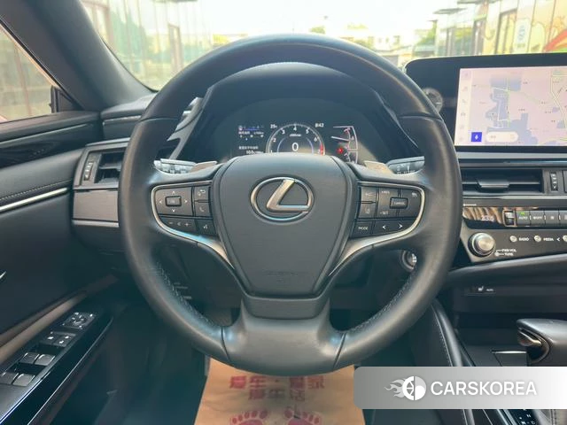 Lexus ES 2023 Белый из Китая, фото 6