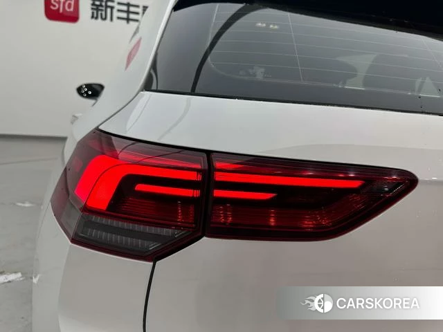 Volkswagen Golf 2022 Белый из Китая, фото 6