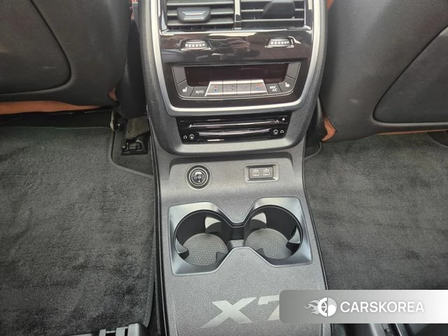 BMW X7 (G07) 2022 Серебристо-серый из Кореи, фото 6