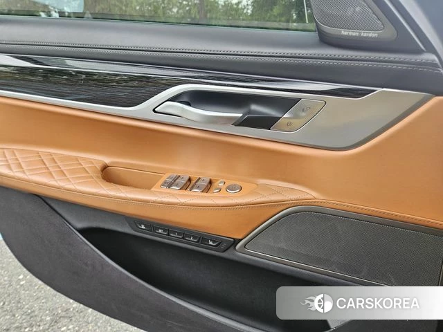 BMW 7 Series (G11) 2020 Черный из Кореи, фото 6