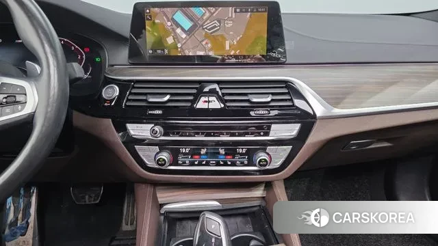 BMW 5 Series (G30) 2020 Белый из Кореи, фото 6