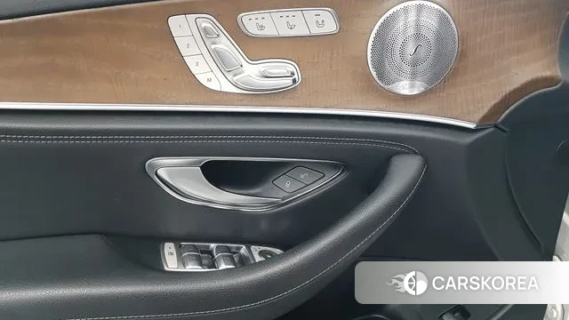Mercedes-Benz E-Class W213 2018 Белый из Кореи, фото 6