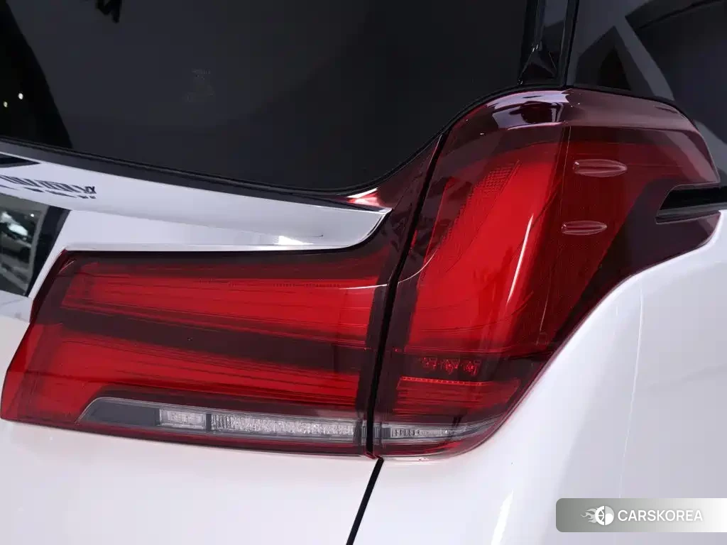 Toyota Elfa id 4686174 из Китая 7