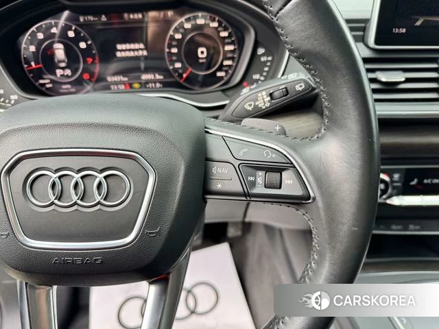 Audi Q5L 2021 Черный из Китая, фото 6