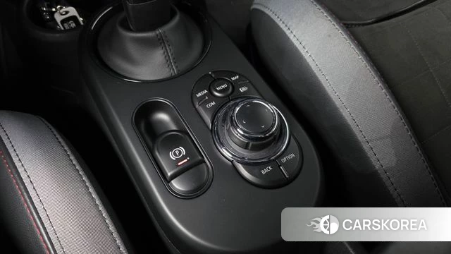 Mini Cooper S 2023 Жемчужный цвет из Кореи, фото 6