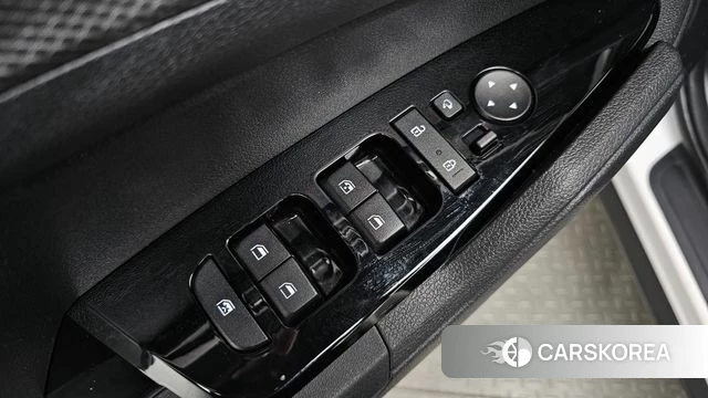 Kia Sportage 5th Generation Hybrid 2023 Белый из Кореи, фото 6