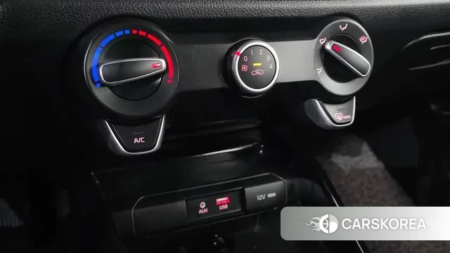 Kia Stonic 2018 Синий из Кореи, фото 6