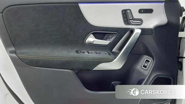 Mercedes-Benz CLA-Class C118 2025 Белый из Кореи, фото 6