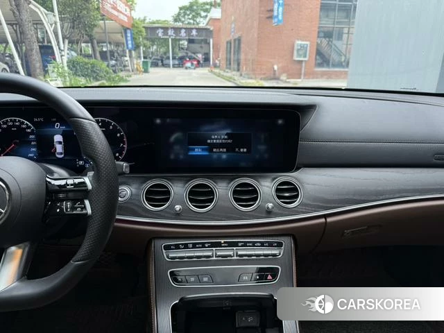 Mercedes-Benz E-class 2022 Черный из Китая, фото 6