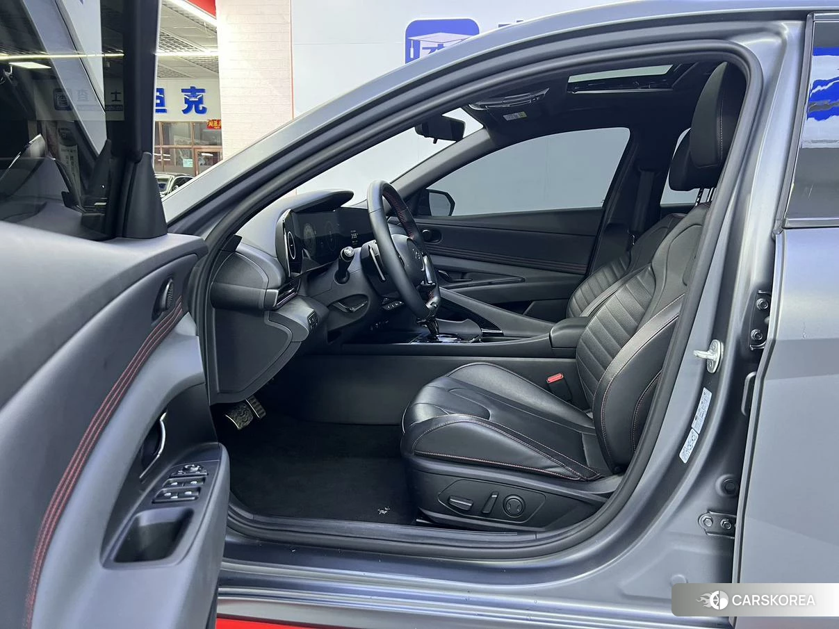 Hyundai Elantra 2023 Темно-серый из Китая, фото 6