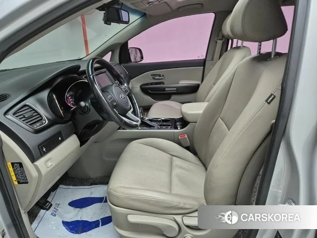 Kia The New Carnival 2018 Серебряный из Кореи, фото 6