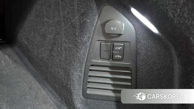 Volkswagen Touareg 3rd generation 2023 Коричневый из Кореи, фото 6