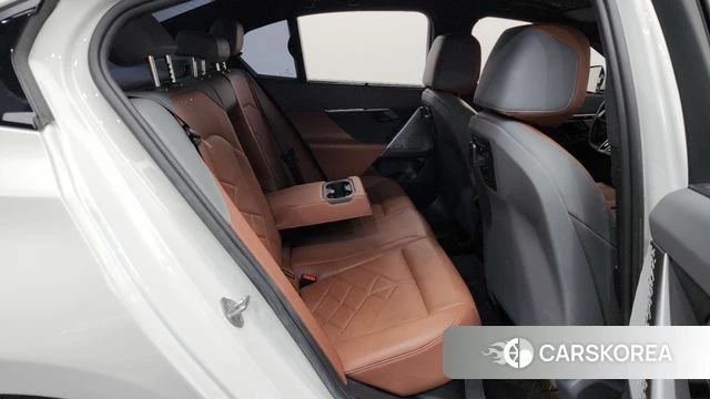 BMW 5 Series (G60) 2024 Белый из Кореи, фото 6