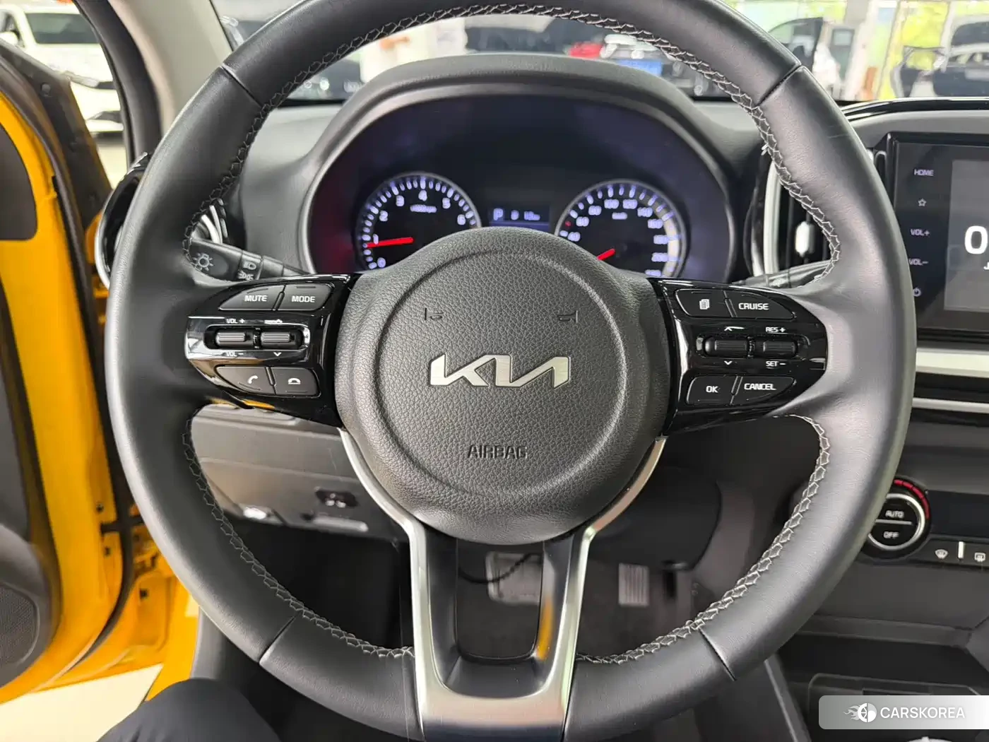 Kia KX1 2023 Yellow/orange из Китая, фото 6