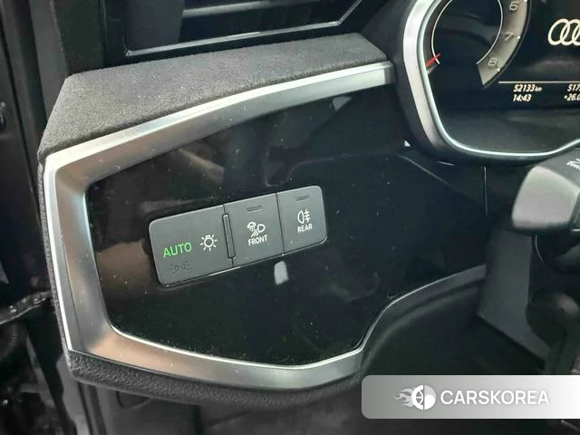 Audi Q3 2022 Темно-серый из Китая, фото 6
