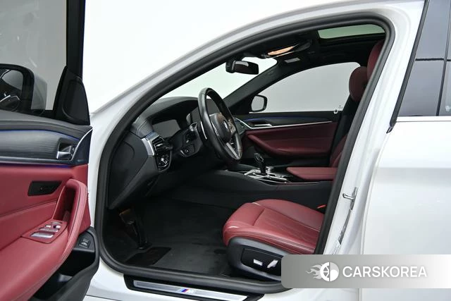 BMW 5 series 2024 Белый из Китая, фото 6