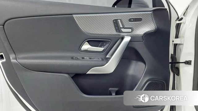 Mercedes-Benz A-Class W177 2024 Белый из Кореи, фото 6