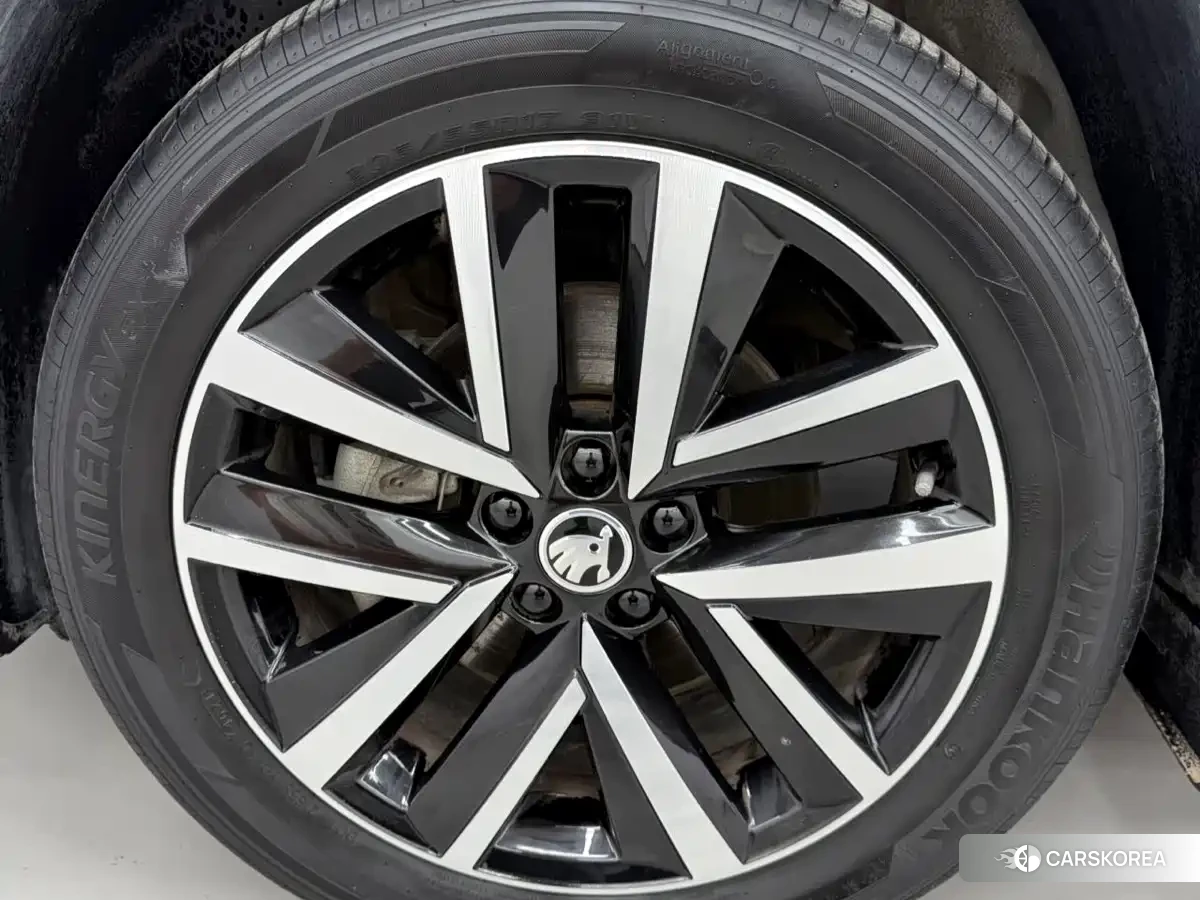 Skoda Komick 2022 Белый из Китая, фото 6