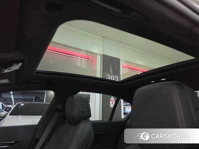 BMW 5 Series (G60) 2025 Черный из Кореи, фото 6