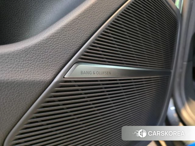 Audi Q8 (4M) 2023 Серый из Кореи, фото 6