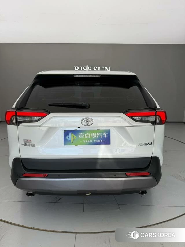 Toyota RAV4 Rongfang 2022 Белый из Китая, фото 6