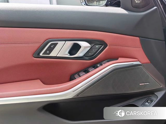 BMW 3 series 2024 Черный из Китая, фото 6