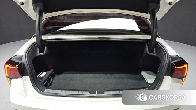 Kia The New K5 3rd generation 2025 Белый из Кореи, фото 6