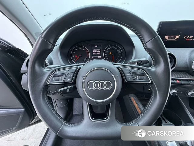 Audi Q2L 2022 Темно-серый из Китая, фото 6