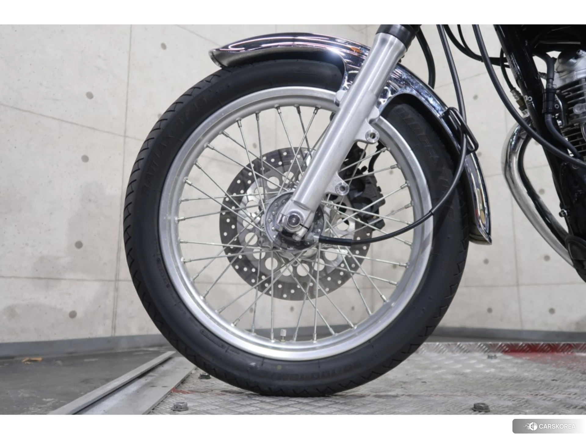 Yamaha SR 400 id 4183474 из Японии 6