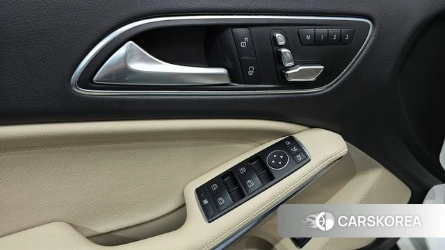 Mercedes-Benz GLA-Class X156 2018 Белый из Кореи, фото 6