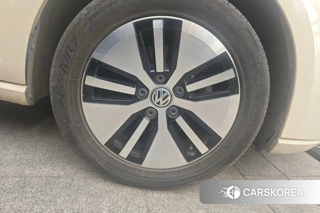 Volkswagen Golf*pure electricity 2021 Белый из Китая, фото 6