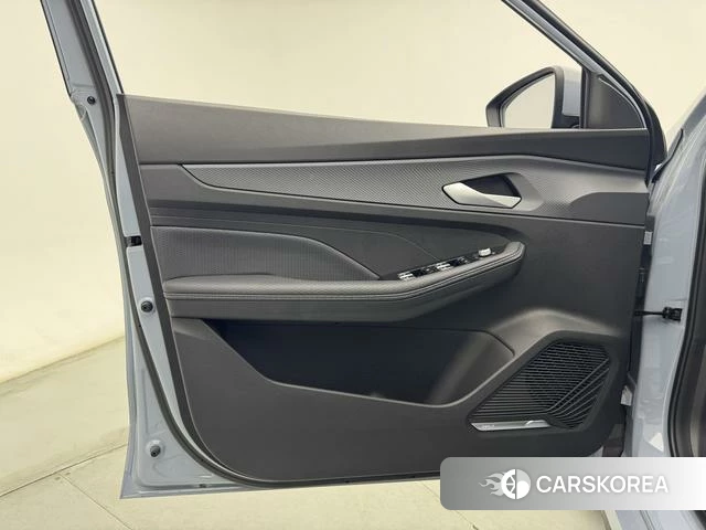 Geely Automobile Binrui 2026 Темно-серый из Китая, фото 6