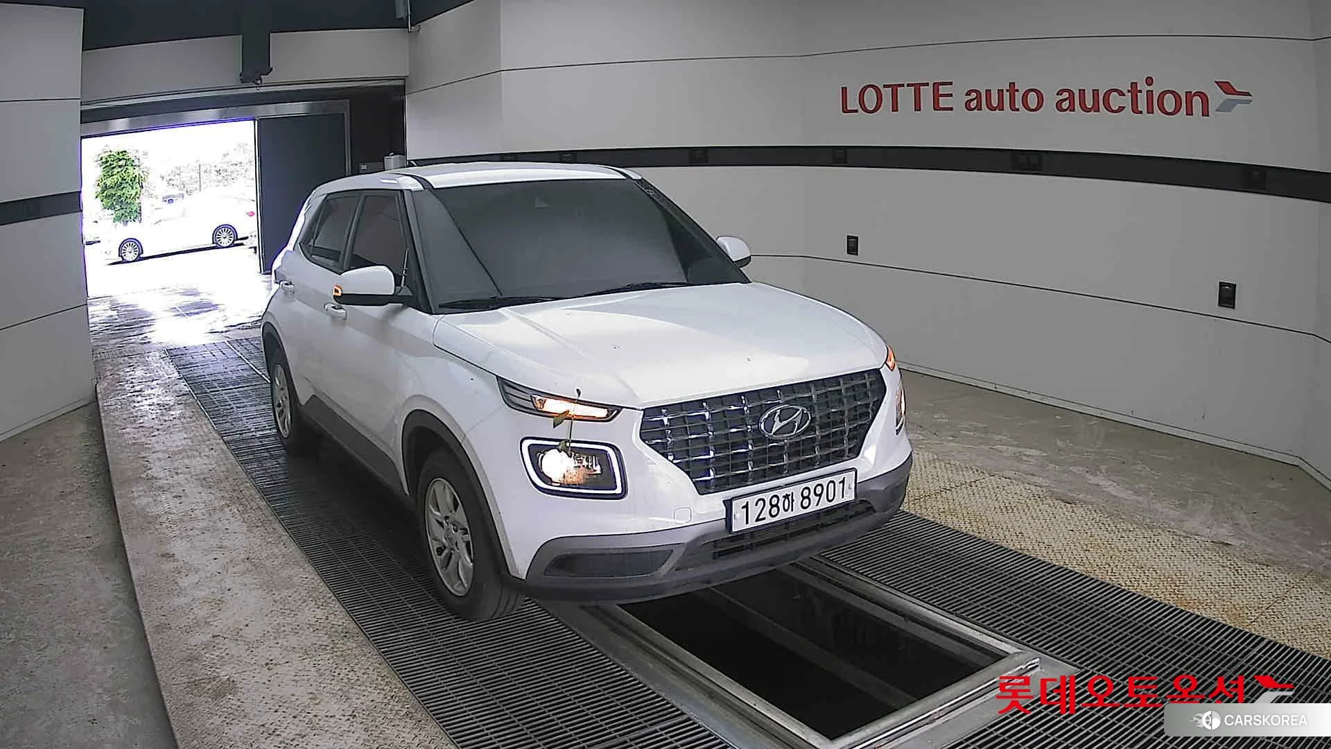 Hyundai Venue 2020 Polar White из Кореи, фото 6