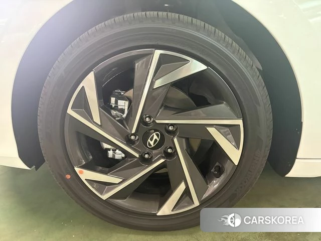 Hyundai The New Avante Hybrid (CN7) 2026 Белый из Кореи, фото 6