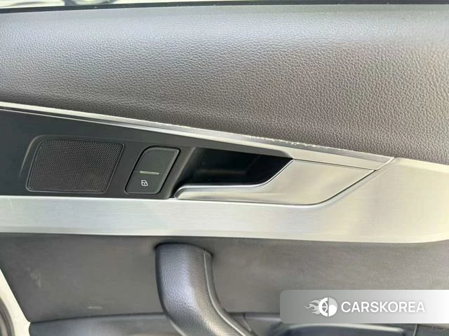 Audi A4L 2018 Белый из Китая, фото 6