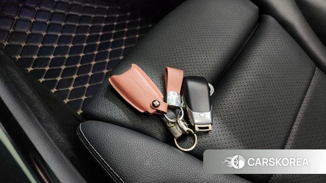Mercedes-Benz GLC-Class X253 2021 Белый из Кореи, фото 6