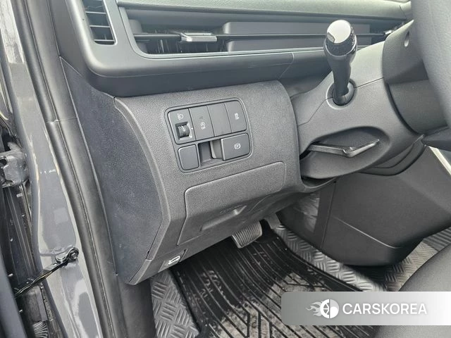 Hyundai Staria 2025 Серебристо-серый из Кореи, фото 6