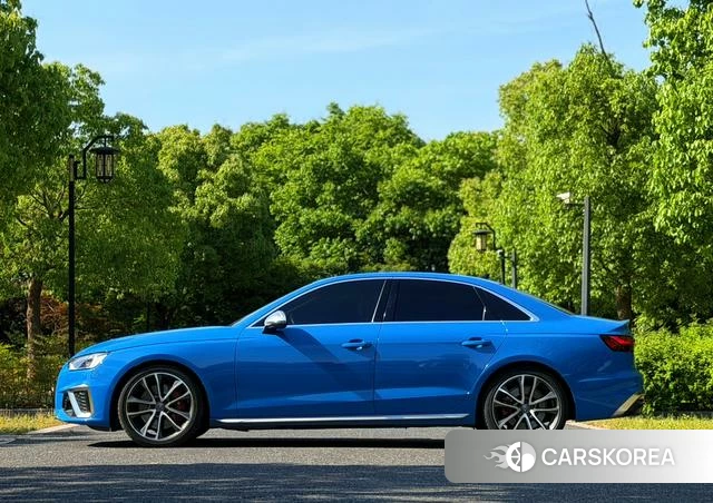 Audi S4 2021 Синий из Китая, фото 6