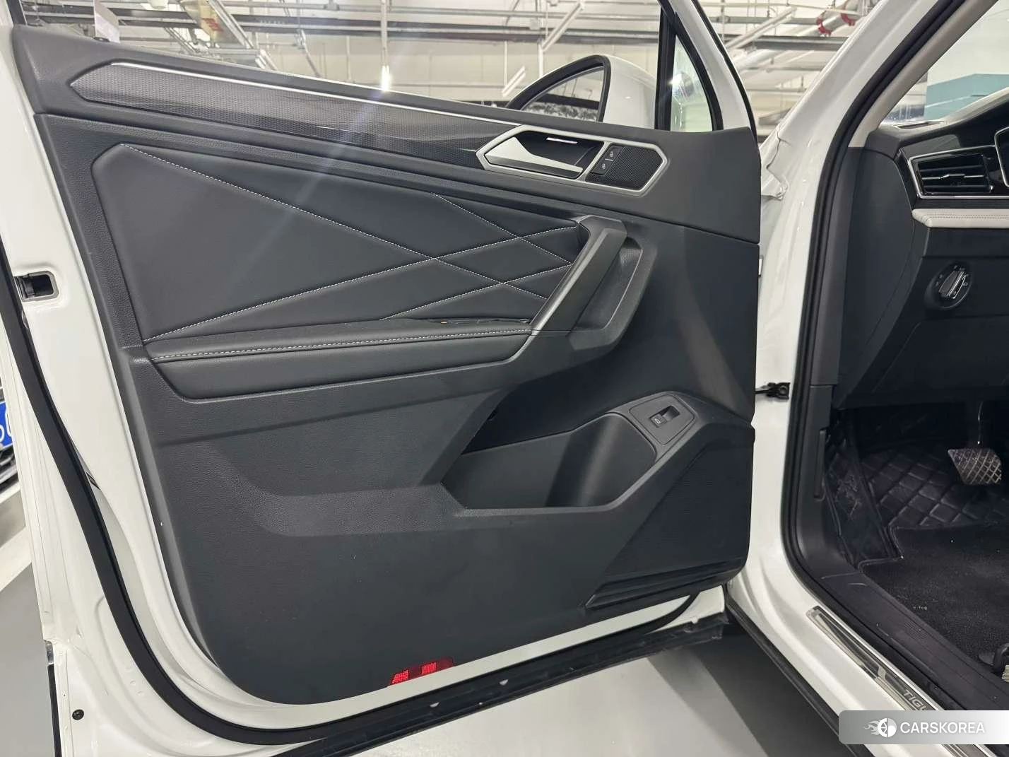 Volkswagen Tiguan L 2023 Белый из Китая, фото 6