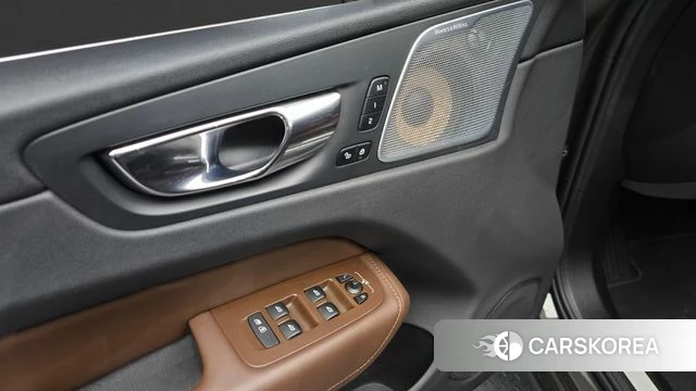 Volvo XC60 second Generation 2019 Серый из Кореи, фото 6