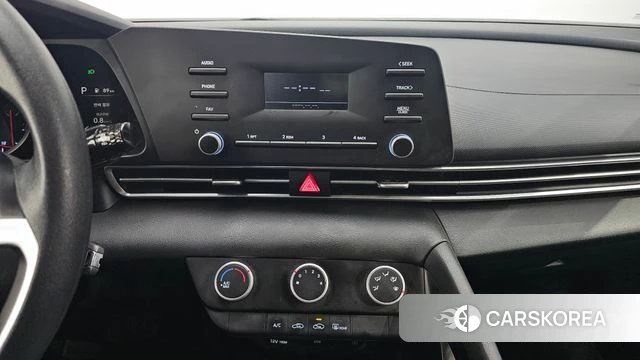 Hyundai Avante (CN7) 2021 Серебристо-серый из Кореи, фото 6